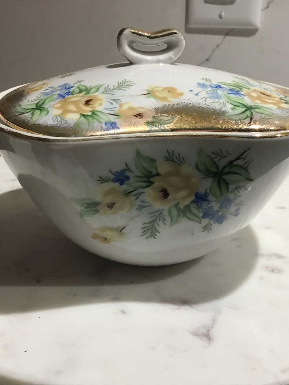 Vintage Japan Porcelain Covered Dish | Yellow Roses & Gold Gilt | Cottagecore